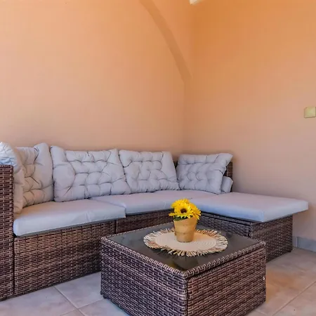 Neda Apartament