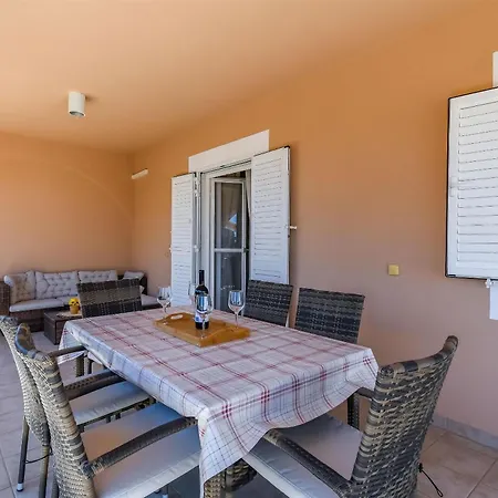 Neda Apartmán Trogir